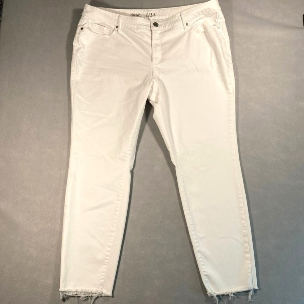 A.N.A White Women's Slim Straight Jeans